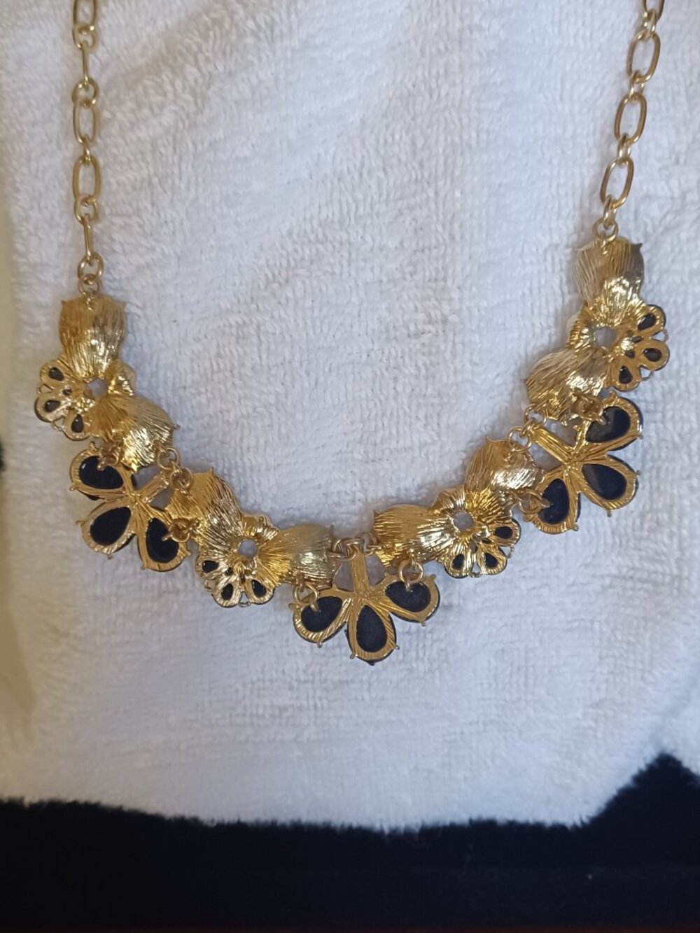 Beautiful Rhinestone Butterfly Necklace - Picture 3 of 5